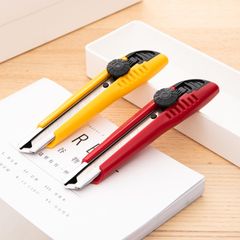 Dao Rọc Giấy Deli E2043 - Thép Hợp Kim SK5 Sắc Bén, Thiết Kế Tiện Dụng, 8 Mảnh Lưỡi Dao, Màu Sắc Thời Thượng