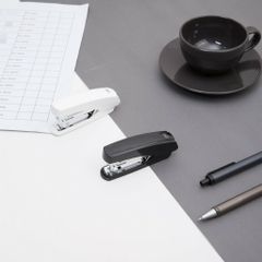 Dập ghim Deli E0238 10 trang chắc chắn, bền đẹp cho văn phòng - Tiện lợi, dễ sử dụng, lý tưởng đóng tài liệu học tập và công việc