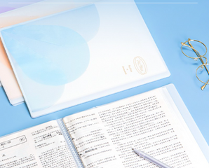 File lá học sinh A4 Deli 60 lá 72686 - Bìa nhựa trong suốt đa sắc cho học sinh, sinh viên, nhân viên văn phòng