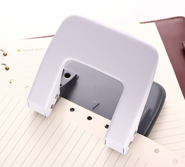 Máy Đ Punch Lỗ Giấy Deli E0102 - Bền Bỉ 20 Tờ, Thiết Kế Tiện Dụng Chuyên Dụng cho Văn Phòng và Học Tập