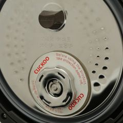 Nồi Cơm Điện Cao Tần Cuckoo 1.8L CRP-HN1056F – Công Nghệ IH Nấu Cơm Nhanh Chóng, Tiết Kiệm Thời Gian Cho Gia Đình 4-5 Thành Viên