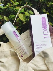 Lotion Cân Bằng Ẩm Săn Chắc Da Tegoder Revitalising 200ml - Dưỡng Da Mềm Mịn, Thẩm Thấu Nhanh, Hương Hoa Hồng Thoang Thoảng