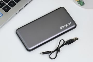Pin sạc dự phòng Energizer UE10046 10.000 mAh Polymer - 2 cổng USB, thiết kế gọn nhẹ, sạc nhanh cho điện thoại và thiết bị di động