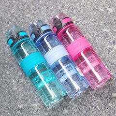 Bình nước thể thao UZSPACE BN093 650ml - Chất liệu Tritan an toàn, chống rỉ nước, thiết kế tiện lợi cho tập luyện và du lịch.