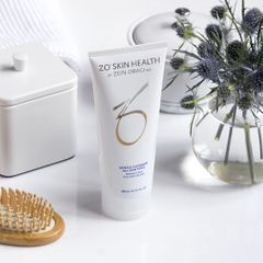 Sữa Rửa Mặt Zo Skin Health Gentle Cleanser - Sản Phẩm Dịu Nhẹ Cho Mọi Loại Da, Cấp Ẩm Và Làm Sạch Tinh Khiết 60ml, 200ml