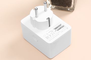 Ổ Cắm Wifi Thông Minh TP-Link Tapo P100 - Điều Khiển Từ Xa Qua Ứng Dụng, Tương Thích Alexa & Google Assistant, Thiết Kế Nhỏ Gọn 2300W