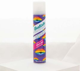 Dầu Gội Khô Batiste Dry Shampoo Love Is Love - Dầu Gội Không Cần Nước Hương Trái Cây Tình Yêu, Giúp Tóc Bồng Bềnh, Sạch Sẽ 200ml