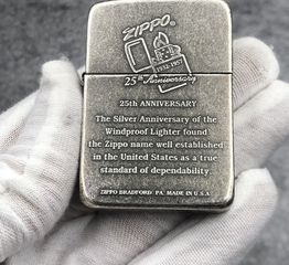 Bật Lửa Zippo 1941 Replica 25th Anniversary - Quà Tặng Lịch Sử Độc Đáo, Hàng Chính Hãng, Chất Liệu Đồng Thau Cao Cấp