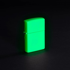 Bật Lửa Zippo 49193 Classic Glow In The Dark - Bật Lửa Dạ Quang Cổ Điển, Thương Hiệu Uy Tín, Quà Tặng Sang Trọng