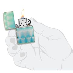 Bật lửa Zippo 49813 - Thiết kế hoa văn độc đáo, chống gió, có thể nạp lại, quà tặng hoàn hảo cho tín đồ sưu tầm.
