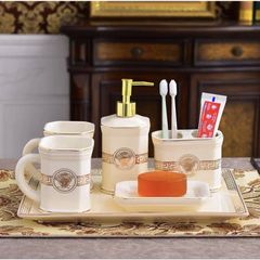 Bộ Đồ Dùng Nhà Tắm Gốm Sứ Họa Tiết Versace Sang Trọng - Cốc, Lọ Đựng, Khay Đựng Xà Phòng Độc Đáo Cho Phòng Tắm Tinh Tế