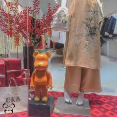 Gấu Bearbrick 50cm Tai Vàng - Đồ Trang Trí Nhà Cửa Thời Thượng Chất Liệu Cao Cấp, Chống Va Đập và Nước