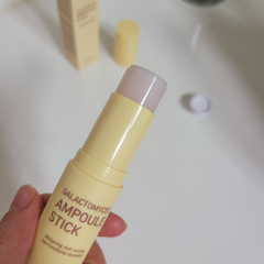 Thanh Bôi RIRE Galactomyces Ampoule Stick - Hỗ Trợ Cải Thiện Nếp Nhăn, Cung Cấp Độ Ẩm, Cho Da Tươi Trẻ, Dạng Lăn Tiện Lợi 15g