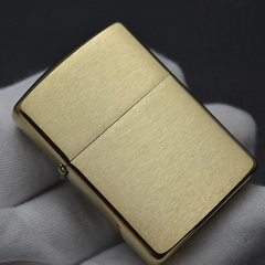 Bật Lửa Zippo 168 Armor Brushed Brass - Bật Lửa Đồng Thau Dày Dặn Huyền Thoại, Độc Đáo và Bền Bỉ Cho Người Sành Điệu