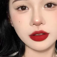 Son thỏi Dior Rouge Mitzah Velvet 999 Limited Edition màu đỏ thuần - Son môi cao cấp sang trọng, bám màu lâu 16 giờ, phong cách độc đáo