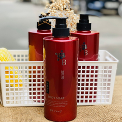 Sữa Tắm Tsubaki Kumano 600ml - Chiết Xuất Tinh Dầu Hoa Trà Trắng, Cấp Ẩm, Làm Sạch Dịu Nhẹ Cho Da Nhạy Cảm
