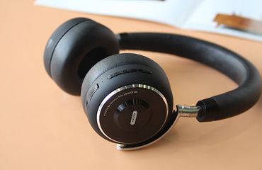Tai nghe Bluetooth chụp tai Remax RB-620HB có mic đàm thoại - Thiết kế hiện đại, âm thanh sống động, thời gian sử dụng 18 giờ