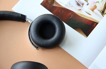 Tai nghe Bluetooth chụp tai Remax RB-620HB có mic đàm thoại - Thiết kế hiện đại, âm thanh sống động, thời gian sử dụng 18 giờ