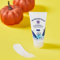 Kem Dưỡng Ngày Nuskin Day Dream Protective Cream SPF35 - Dưỡng Ẩm, Chống Nắng, Bảo Vệ Da Rạng Rỡ, Phù Hợp Da Thường và Khô