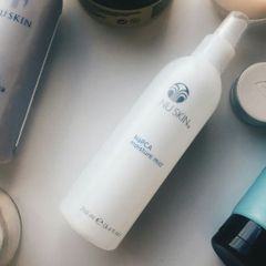 Xịt Khoáng Dưỡng Ẩm Nuskin NaPCA Moisture Mist 250ml - Giúp Cấp Ẩm, Bảo Vệ Da Và Tóc Trước Môi Trường - Sản Phẩm Chính Hãng Mỹ