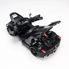 Mô hình siêu xe Ferrari LaFerrari 1:18 Bburago Signature - Đỏ/Đen - Trang trí nhà cửa và quà tặng cho tín đồ xe hơi