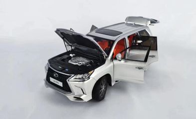 Mô hình xe Lexus LX570 Supersport 2021 LCD tỉ lệ 1:18 - Kiểu dáng tinh tế, sắc nét, đồ trang trí hoàn hảo cho phòng khách và showroom