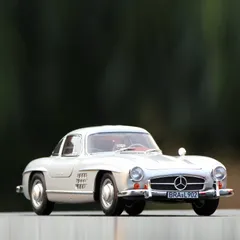 Mô Hình Xe Mercedes Benz 300SL 1954 Coupe Tỉ Lệ 1:18 Norev - Xe Chi Tiết Mở Cửa, Dùng Để Sưu Tầm & Trang Trí Nhà Cửa
