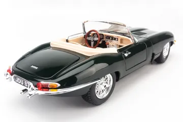 Mô hình xe ô tô Jaguar E-Type Cabrio 1:18 Bburago Xanh - Chi tiết tinh xảo, mở cửa, trang trí nhà cửa cho fan xe hơi