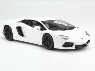 Mô hình xe ô tô Lamborghini Aventador LP700-4 1:18 Welly-FX - Chi tiết cao cấp, màu sắc sống động, quà tặng lý tưởng cho tín đồ xe hơi