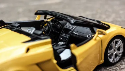 Mô hình xe ô tô Lamborghini Gallardo Spyder 1:18 Bburago - Chi tiết tinh xảo, khung kim loại chắc chắn, phù hợp trưng bày hoặc làm quà tặng.