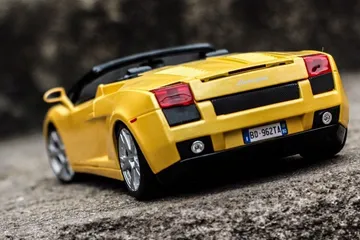 Mô hình xe ô tô Lamborghini Gallardo Spyder 1:18 Bburago - Chi tiết tinh xảo, khung kim loại chắc chắn, phù hợp trưng bày hoặc làm quà tặng.