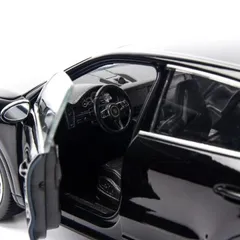 Mô Hình Xe Porsche Cayenne Turbo 1:24 Welly - Chi Tiết Sang Trọng, Mô Phỏng Đẹp Mắt cho Trang Trí Nội Thất và Bàn Làm Việc