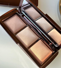 Bảng phấn highlight 3 ô Hourglass Ambient Lighting Palette - Phấn trang điểm mang đến vẻ đẹp tự nhiên cho mọi tông da, không chứa hóa chất độc hại