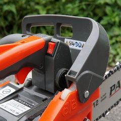 Máy Cưa Xích Patelo CS2500 2 Thì - Dễ Khởi Động, Tiết Kiệm Nhiên Liệu, Lý Tưởng Cho Đốn Cây Và Xẻ Gỗ