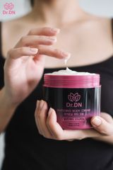 Kem Dưỡng Trắng Da Toàn Thân Dr.DN Whitening Solution - Giúp Da Trắng Sáng, Mịn Màng, Cấp Ẩm Sâu, Phục Hồi Da Khô, Nứt Nẻ 200ml