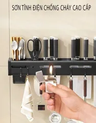 Kệ treo dao kéo và thìa dán tường kèm móc, thiết kế thông minh bằng thép bền, tiết kiệm không gian cho bếp sạch sẽ và gọn gàng.