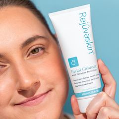 Sữa rửa mặt Rejuvaskin Facial Cleanser - Dưỡng ẩm dịu nhẹ, làm sạch sâu cho mọi loại da, bảo vệ chống kích ứng, 100ml