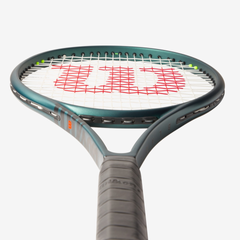 Vợt tennis Wilson Blade 100L V9 WR15010 - Thiết kế hiện đại, nhẹ 285g, hiệu suất cao cho cú đánh chính xác và linh hoạt