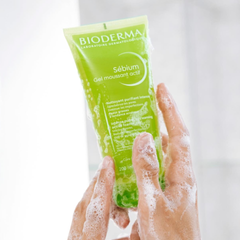 Sữa Rửa Mặt Bioderma Sebium Gel Moussant Actif 200ml - Chăm Sóc Da Dầu, Mụn với 1.8% BHA và 1% AHA Giúp Sạch Sau, Kiểm Soát Dầu Thừa