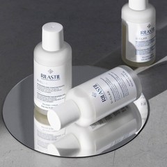 Dung dịch tẩy da chết Rilastil D-Clar Concentrated Micropeeling 100ml - Làm sáng da, cải thiện sắc tố, chống lão hóa hiệu quả