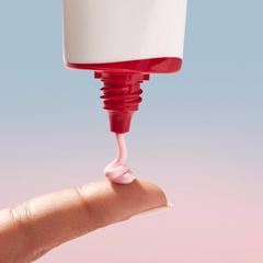 Kem lót Shiseido RevitalEssence Skin Glow Primer SPF 25 - Lớp nền mịn màng và rạng rỡ, phù hợp cho mọi loại da, giữ ẩm và bảo vệ da.