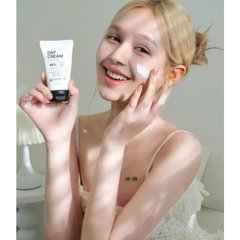 Kem Dưỡng Ngày Nâng Tone KyungLab Day Cream 50ml - Dưỡng Ẩm, Cải Thiện Độ Sáng, Phù Hợp Mọi Loại Da