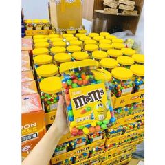 Socola M&M Hộp 1.7kg Nhiều Màu Nhân Hạt - Nguyên Liệu Tự Nhiên, Hương Vị Tuyệt Vời, Quà Tặng Hoàn Hảo từ Mỹ