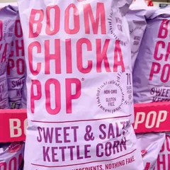 Bắp Rang Bơ BOOM CHICKA POP Sweet&Salty Kettle Corn 709G Date 10/25