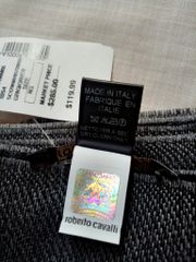 Khăn hàng hiệu Roberto Cavalli chuẩn authentic canh sale