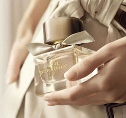 Nước Hoa Nữ Burberry My Burberry EDP 10ml - Sang Trọng, Sành Điệu, Hương Hoa Đậu & Cam Bergamot, Quà Tặng Phụ Nữ Thời Trang