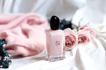 Nước hoa Giorgio Armani Si Fiori tinh tế nổi bật