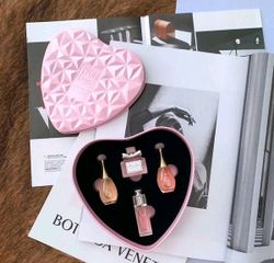 Set Nước Hoa Mini Dior Hộp Trái Tim 4 Chai 5ml - Hương Thơm Sang Trọng, Quà Tặng Ý Nghĩa Cho Phái Đẹp