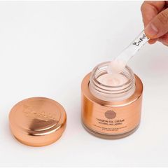 Kem dưỡng trắng da cre8skin Salmon Oil cream 80g
