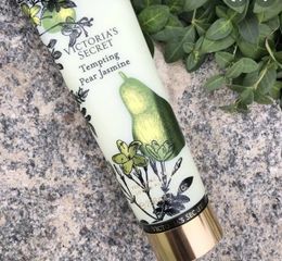 Dưỡng thể nước hoa victoria secret tempting pear jasmine 236ml